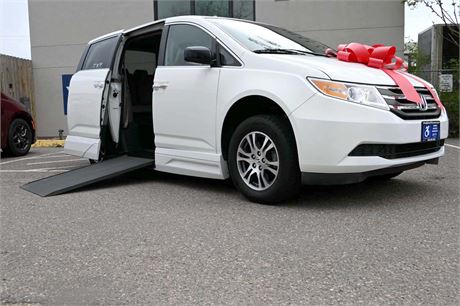 2012 Honda Odyssey EX-L w/Navi Mobility Handicap Van