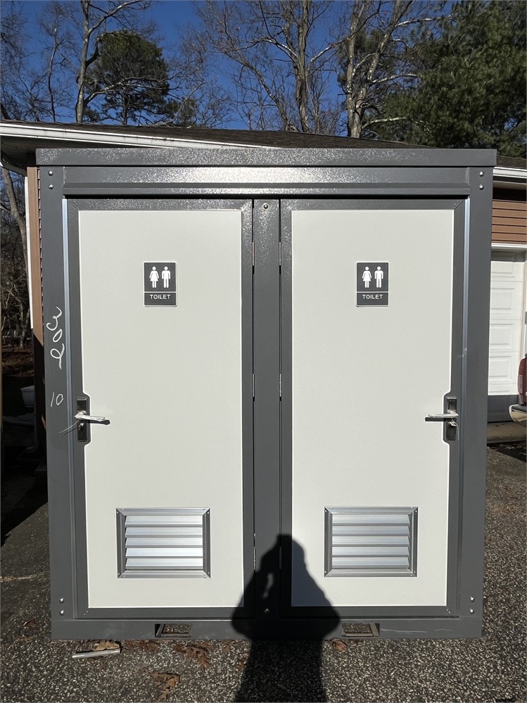 Surplus.com - 2023 Bastone 2 Private Toilet Stalls Portable Restroom ...